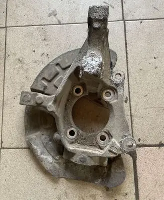 Volvo S60 Front wheel hub spindle knuckle