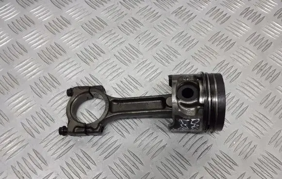 Dacia Logan I Piston with connecting rod