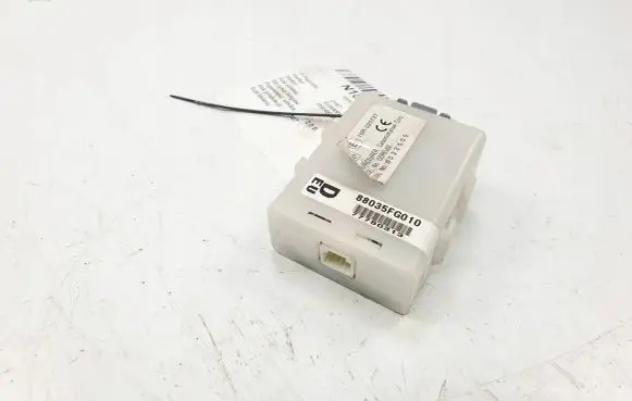 Subaru Impreza II Central body control module 10R-020727