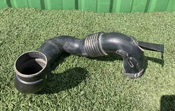 Renault Master III Air intake hose/pipe 70356875 165554107R