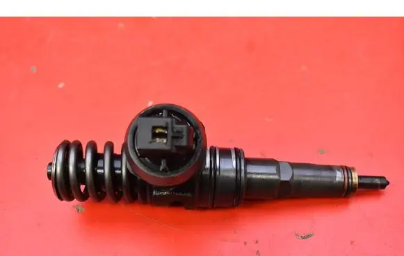 Volkswagen PASSAT B5.5 Fuel injector 0414720039