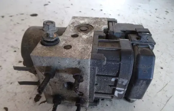 Toyota Corolla E110 ABS Pump 4451002050