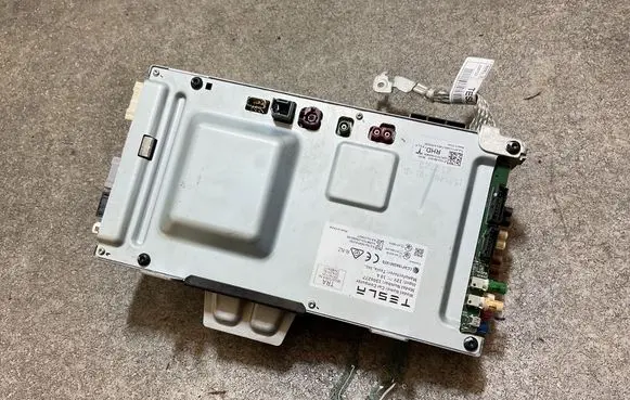 Tesla Model 3 Other devices 156678605E 1521482 PGT21313A00629
