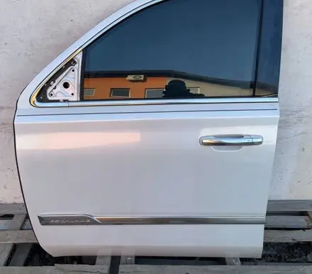 Cadillac Escalade IV Front door 23378542