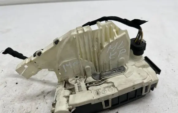 Mercedes-Benz ML W166 Front door lock A1667200735