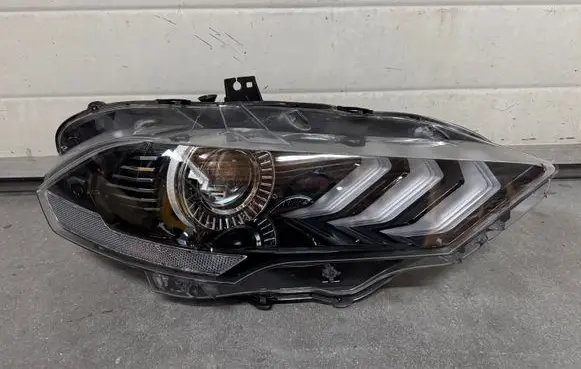 Ford Mustang VI Headlight/headlamp E11J21D11