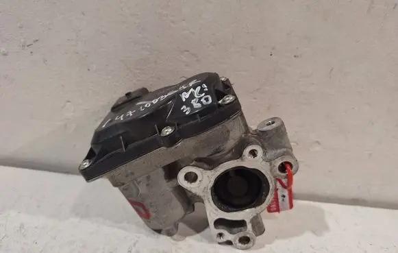 Opel Vivaro EGR valve 147100361R