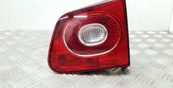 Volkswagen Tiguan Tailgate rear/tail lights 5N0945094C
