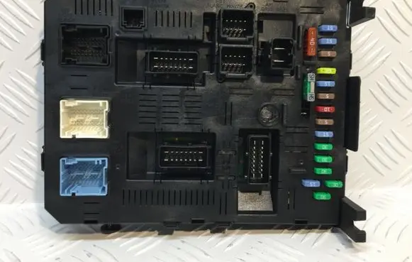 Peugeot 307 Comfort/convenience module 9663510280
