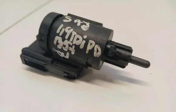 Volkswagen PASSAT B5.5 Brake pedal sensor switch 3B0945511A 03584 19322007