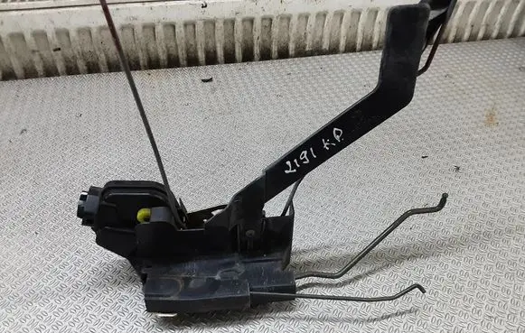 Hyundai Terracan Front door lock