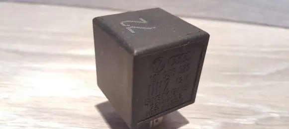 Volkswagen Golf III Other relay 191955529 72HV002