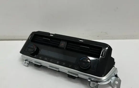 Nissan Qashqai J12 Climate control unit 687516UA0A 275006UN0C