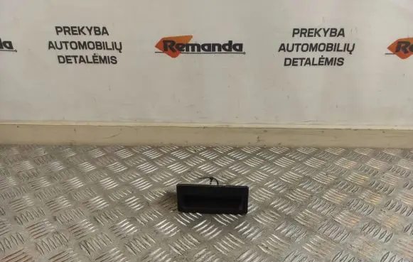 Volkswagen Tiguan Tailgate opening switch 5N0827566
