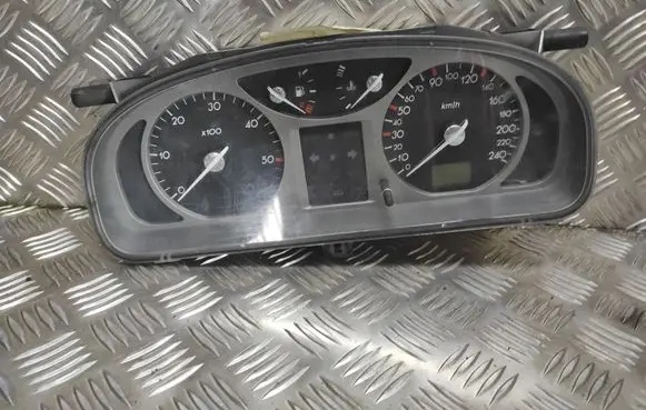 Renault Laguna II Speedometer (instrument cluster) 55140030 8200170305