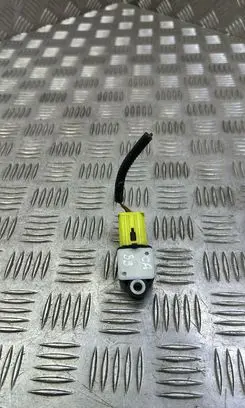 Toyota Avensis T270 Airbag deployment crash/impact sensor 8983102150