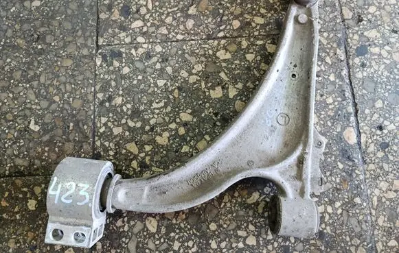 Opel Astra J Front lower control arm/wishbone