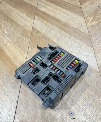 Renault Scenic II - Grand scenic II Fuse module