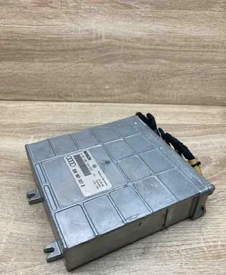 Audi A4 S4 B5 8D Engine control unit/module ECU 8D0907557B 0261203554 WithPlug