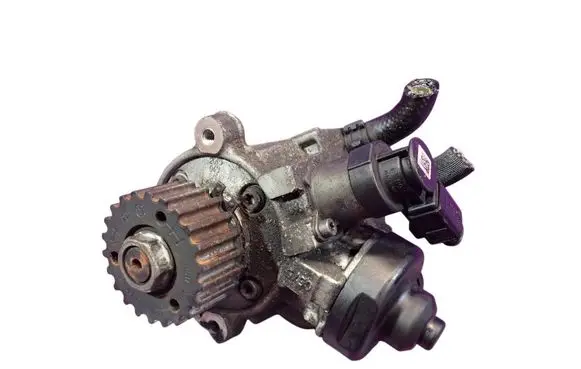 Volkswagen Golf VII Fuel injection high pressure pump 04L130755D