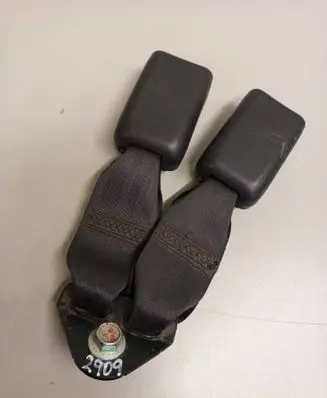 Isuzu D-Max Rear seatbelt buckle 