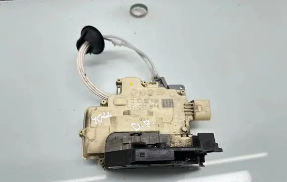 Audi Q7 4L Front door lock 3C1837018A