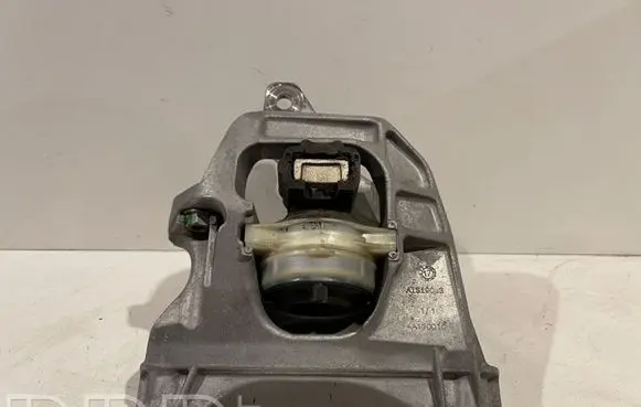 Engine mount bracket