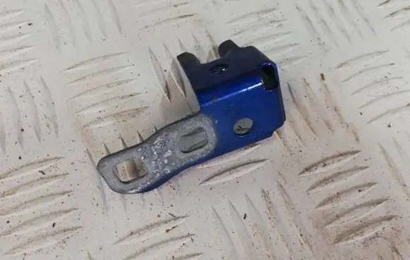 Dacia Sandero Fender mounting bracket 260427784r 2121
