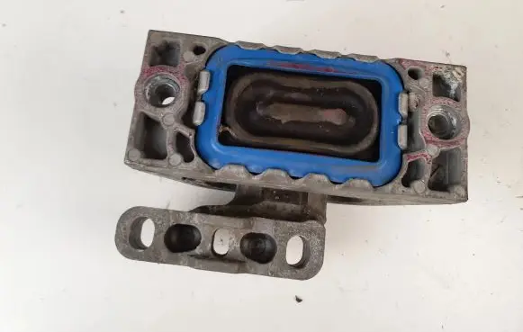 Volkswagen Jetta V Engine mount bracket 1K0199262
