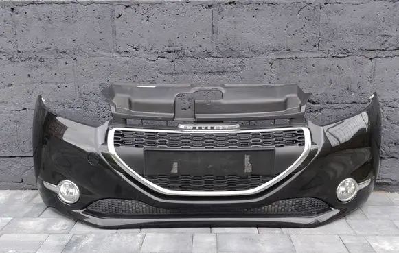 Peugeot 208 Front bumper RGC7872