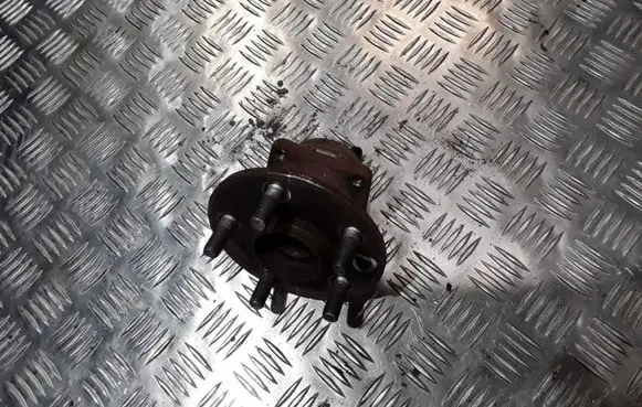 Toyota Avensis T250 Rear wheel hub