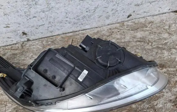 Ford Focus Headlight/headlamp F1EB13W030AD