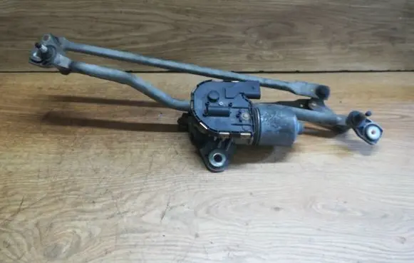Audi A6 S6 C6 4F Front wiper linkage and motor 4F1955119D 0390241654 4F1955023K
