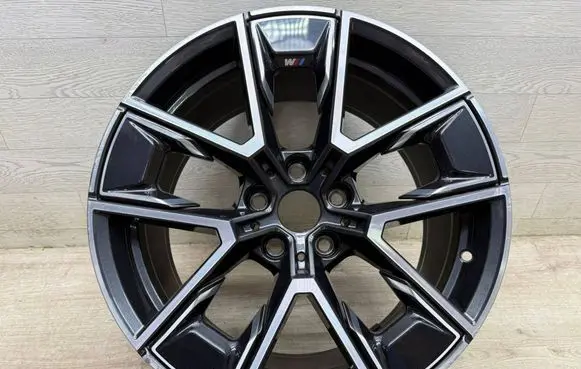 BMW i4 R18 alloy rim 8747303
