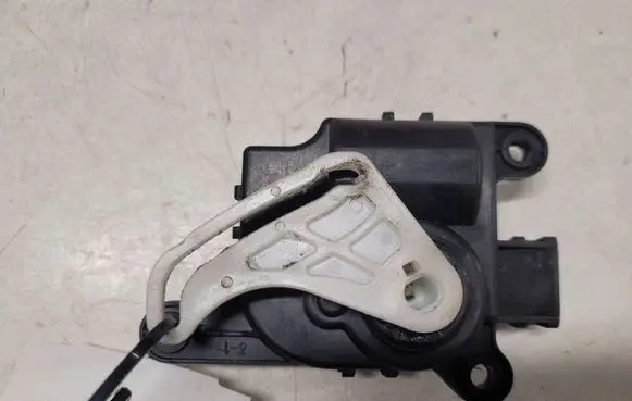 KIA Sorento Air flap motor/actuator AA1G5100