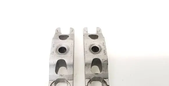 Skoda Octavia Mk2 (1Z) Fuel Injector clamp holder 03L216