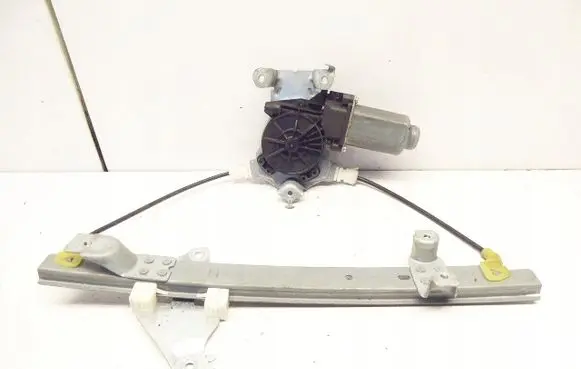 Nissan Qashqai+2 Front door electric window regulator 
