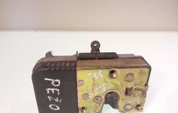 Peugeot 806 Front door lock