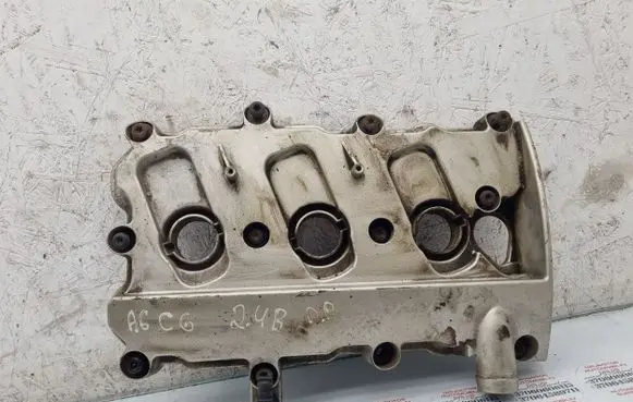 Audi A6 S6 C6 4F Rocker cam cover 06E103472L