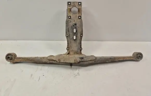 Subaru Forester SG Rear differential/diff mount bracket 