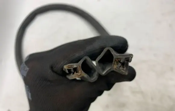 Opel Insignia A Engine compartment rubber