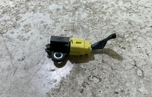 Nissan Maxima A35 Airbag deployment crash/impact sensor 988304RA0A A4RA1660352A1 06032016