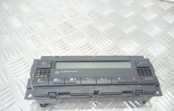 Volkswagen PASSAT B5.5 Climate control unit