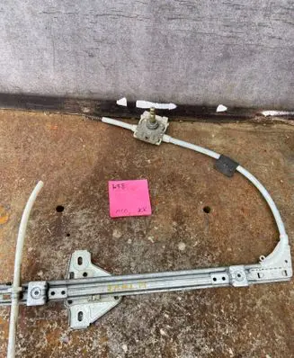 Renault Megane I Rear door manual window regulator 