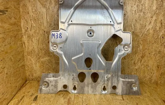 Land Rover Defender Engine splash shield/under tray L8B25F002AD