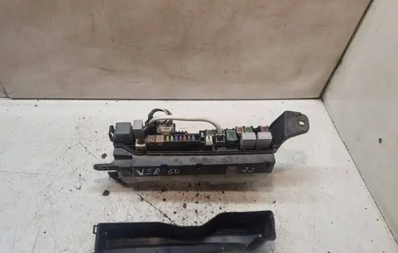 Toyota Corolla Verso AR10 Fuse box set 5136YA1