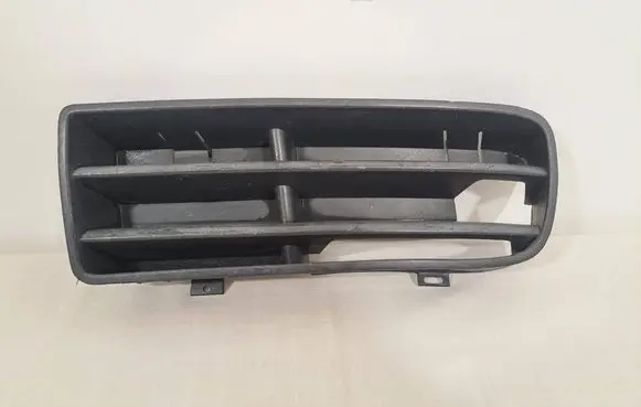 Volkswagen Golf IV Front bumper lower grill 1J0853665B