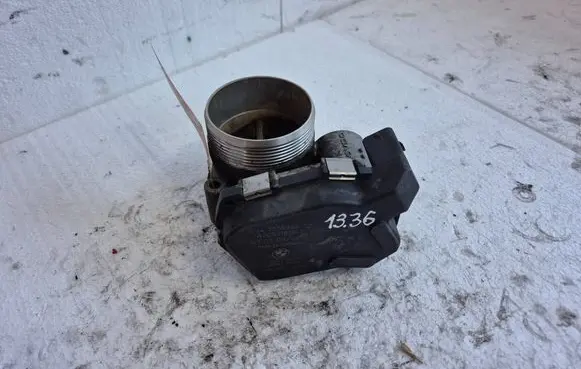BMW 5 F10 F11 Throttle body valve 7555944-02