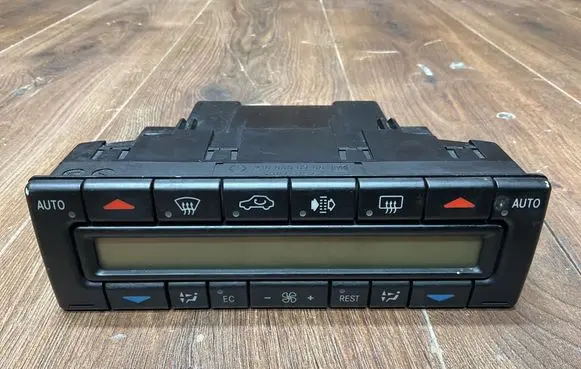 Mercedes-Benz E W210 Climate control unit 2108300785