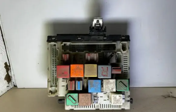 Ford Escort Fuse module 97AG14A073ED 97AG14A073